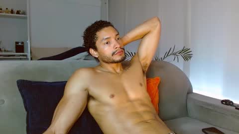 roby_millerr online show from March 2025 06:18:01 PM