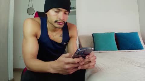 roby_millerr online show from November 2025 08:08:01 PM