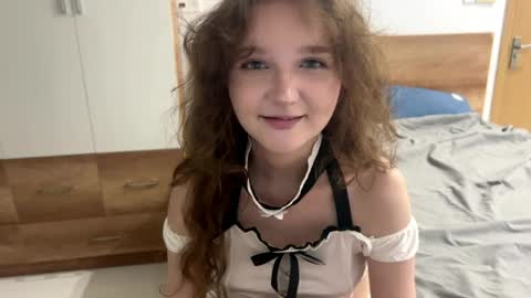 robynsentinella online show from June 2026 06:52:01 PM