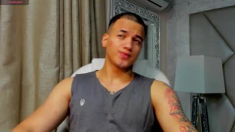 rocco_santos online show from September 2025 02:33:01 AM