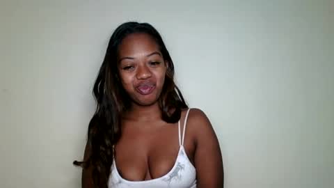 rochellinah online show from June 2026 11:02:01 AM