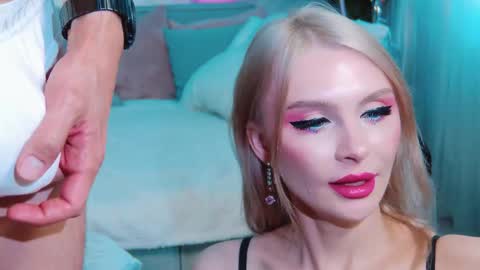 Snapshot of rockstarsgames chatting on September 2025 08:58:02 AM Lina and Den online show from September 2025 08:58:02 AM