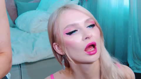 Snapshot of rockstarsgames chatting on September 2025 08:03:01 AM Lina and Den online show from September 2025 08:03:01 AM