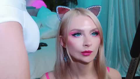 Snapshot of rockstarsgames chatting on September 2025 11:11:02 AM Lina and Den online show from September 2025 11:11:02 AM