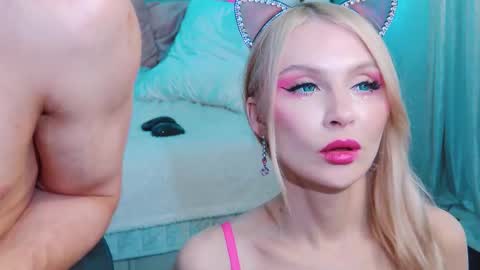 Snapshot of rockstarsgames chatting on September 2025 09:14:01 AM Lina and Den online show from September 2025 09:14:01 AM