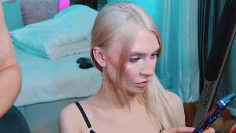 Snapshot of rockstarsgames chatting on October 2025 09:30:01 AM Lina and Den online show from October 2025 09:30:01 AM