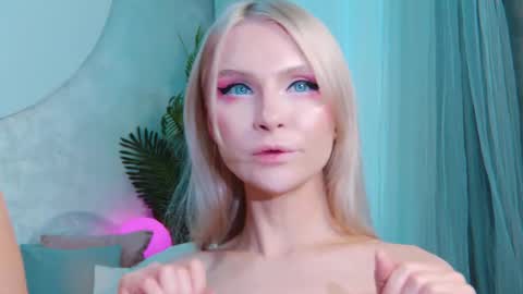 Snapshot of rockstarsgames chatting on October 2025 09:54:02 AM Lina and Den online show from October 2025 09:54:02 AM