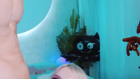 Snapshot of rockstarsgames chatting on October 2025 10:34:02 AM Lina and Den online show from October 2025 10:34:02 AM