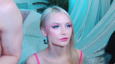 Lina and Den online show from April 2026 07:35:01 AM