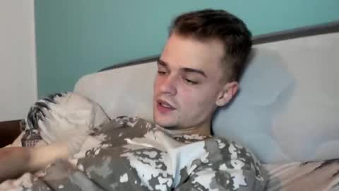 taylor fox online show from October 2025 04:38:01 PM