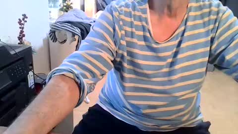 rolandloser1000 online show from December 2024 08:23:02 AM