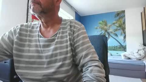 rolandloser1000 online show from May 2026 07:46:02 AM