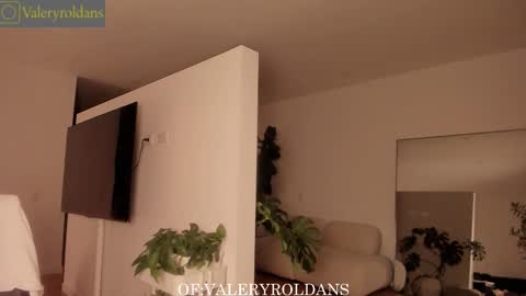Valery Roldans online show from November 2025 02:33:02 AM