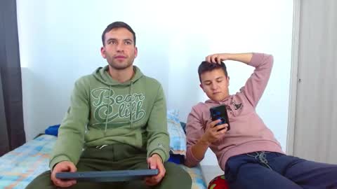 rolos_hot32 online show from March 2025 10:32:01 PM