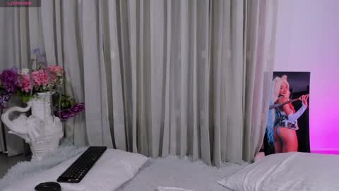 Snapshot of rolyloren chatting on January 2025 08:33:01 PM Marcela online show from January 2025 08:33:01 PM