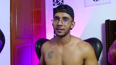 Roman online show from February 2025 07:14:01 PM