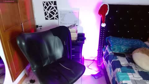 Snapshot of romanpearce_ chatting on February 2026 09:44:02 PM Roman online show from February 2026 09:44:02 PM