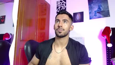 Snapshot of romanpearce_ chatting on February 2026 04:25:01 PM Roman online show from February 2026 04:25:01 PM