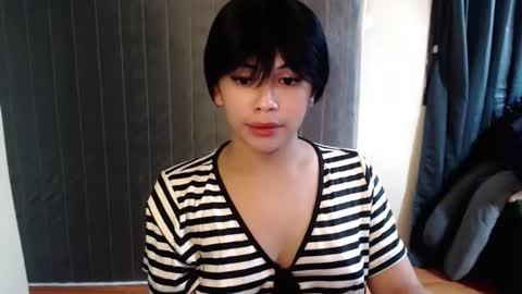 Snapshot of romantic_kath chatting on November 2025 06:00:02 PM KATH online show from November 2025 06:00:02 PM