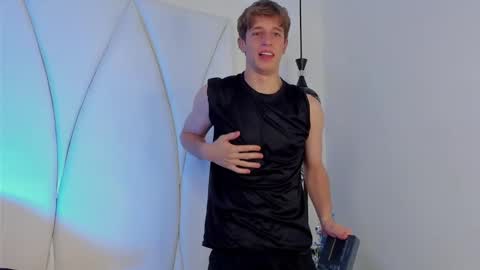 Romeo Ricci online show from December 2024 06:53:01 PM