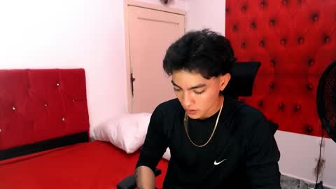 Romeo online show from November 2025 07:18:02 PM