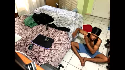 romeotyn online show from February 2025 06:41:01 PM