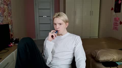 Snapshot of ron_vilss chatting on February 2026 07:37:01 AM Ron online show from February 2026 07:37:01 AM