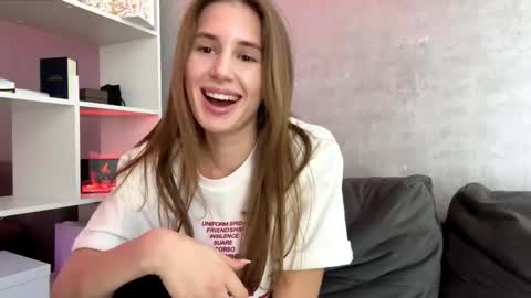 Ketlyn  is here now  help me get 50 thumbs up pls  online show from March 2026 10:26:01 AM