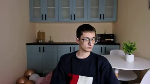 ronbevs online show from May 2026 07:34:02 PM
