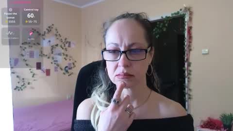 Snapshot of ronda_roni chatting on January 2026 06:06:02 AM ronda_roni online show from January 2026 06:06:02 AM