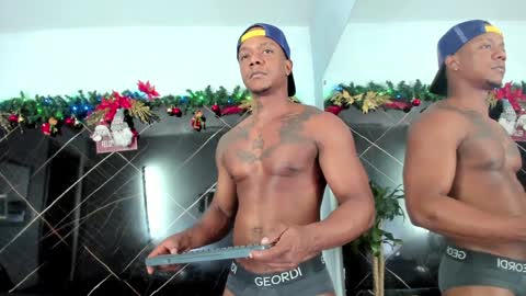 Ronnie 777 online show from December 2024 08:05:01 PM