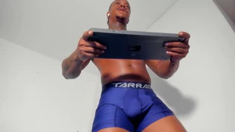 Ronnie 777 online show from October 2025 04:16:01 AM