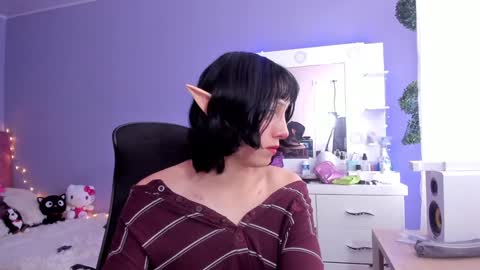 Twelve 3 Inst Twelve 312002 Twitter Room312 2002 online show from December 2024 07:11:02 PM