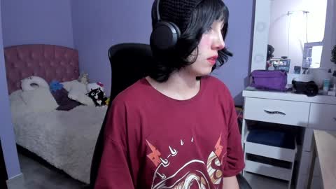 Twelve 3 Inst Twelve 312002 Twitter Room312 2002 online show from December 2024 01:59:01 AM