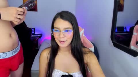  MIA AND PAUL online show from November 2025 07:24:02 PM