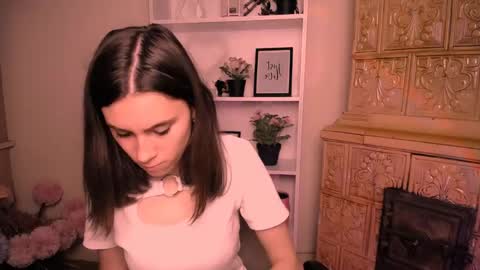 Snapshot of rosalais_ chatting on June 2026 06:18:02 AM Rose online show from June 2026 06:18:02 AM