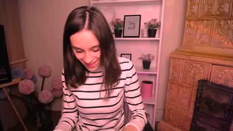 Snapshot of rosalais_ chatting on July 2026 06:29:01 AM Rose online show from July 2026 06:29:01 AM