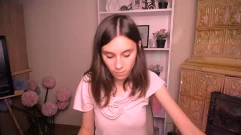 Snapshot of rosalais_ chatting on July 2026 10:21:02 AM Rose online show from July 2026 10:21:02 AM