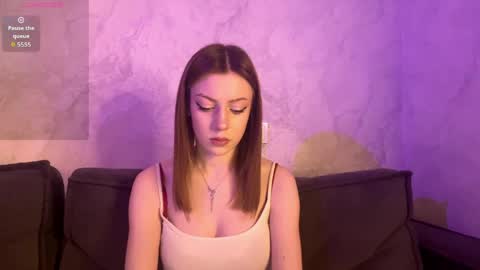 rosaliehue online show from April 2026 06:13:02 PM