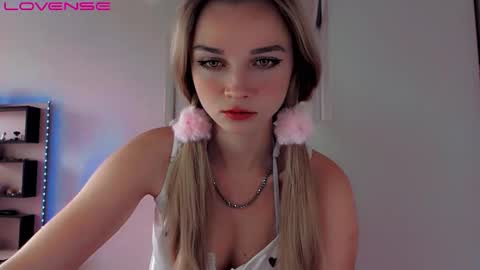 rose__luck online show from September 2025 10:59:02 AM