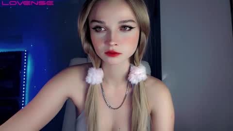 rose__luck online show from November 2025 07:57:01 PM