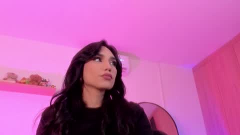 Rose Saenz online show from November 2025 06:37:02 PM