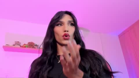 Rose Saenz online show from November 2025 08:00:01 PM