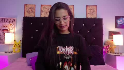 Snapshot of rose_smiley1 chatting on May 2026 03:37:02 AM Rose online show from May 2026 03:37:02 AM