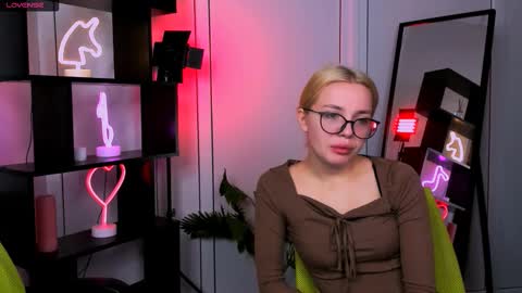 rose online show from November 2025 06:03:01 AM