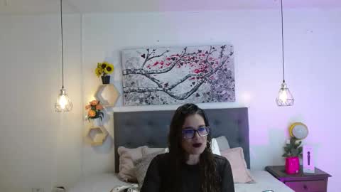 Rose  online show from December 2025 01:38:02 PM