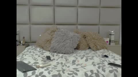 Snapshot of rose_valentiine chatting on May 2026 12:00:01 PM rose_valentiine online show from May 2026 12:00:01 PM