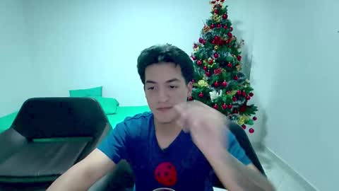 Snapshot of roseandviktor23 chatting on December 2025 10:36:01 PM Rose Sins and Don Viktor online show from December 2025 10:36:01 PM