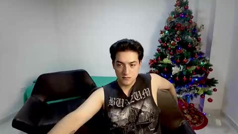 Snapshot of roseandviktor23 chatting on December 2025 07:32:01 PM Rose Sins and Don Viktor online show from December 2025 07:32:01 PM