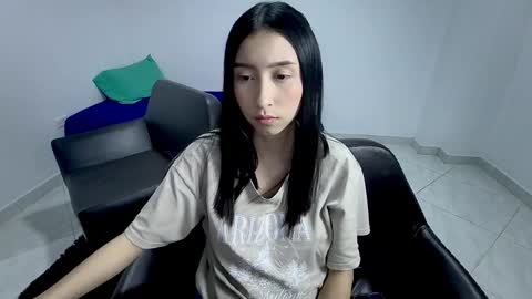 Snapshot of roseandviktor23 chatting on January 2026 12:37:01 AM Rose Sins and Don Viktor online show from January 2026 12:37:01 AM